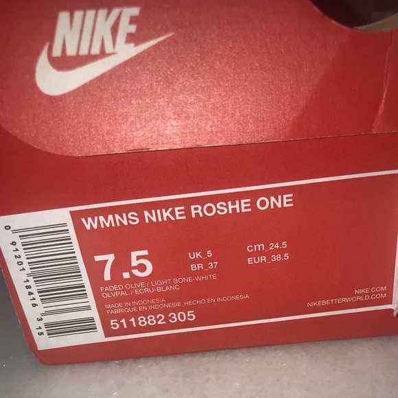 Nike - Picture 4 of 6